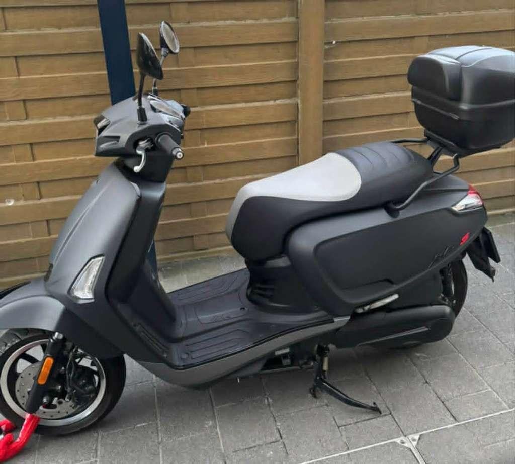 Scooter Kymco like sport 125 cc *1094km*, Ophalen, Zo goed als nieuw, Kymco