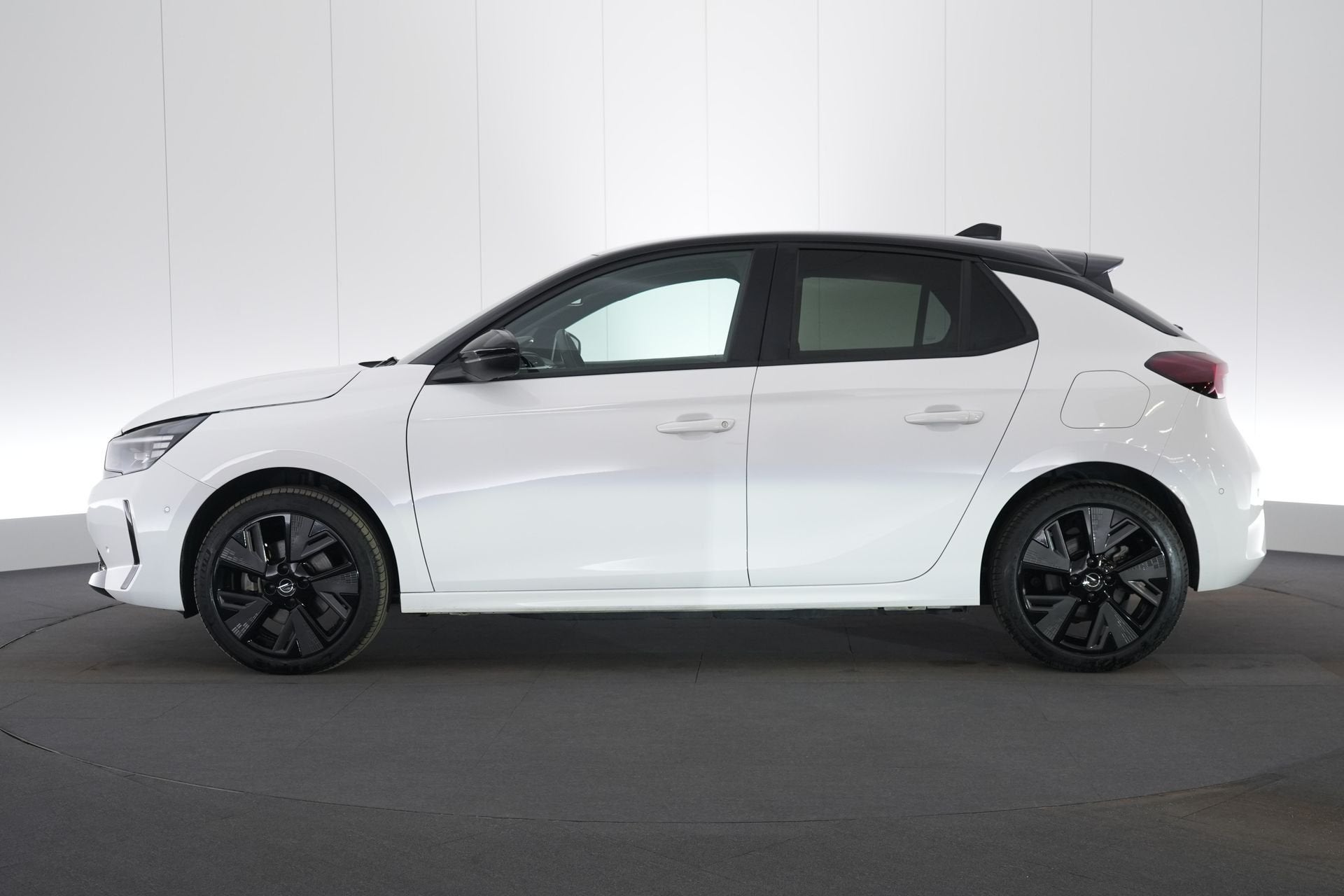 (2GEL514) OPEL CORSA, Wit, 5 zetels, 5 deurs, Onderhoudsboekje