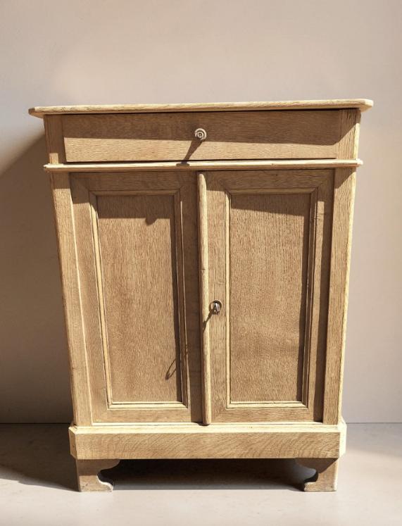 Meuble ancien en bois massif – aérogommée, Ophalen