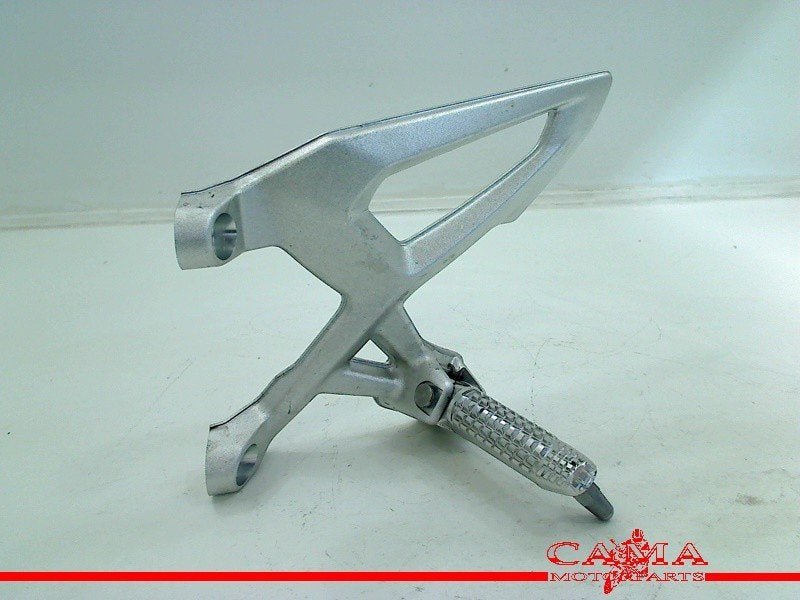 SCHETSPLAAT LINKS VOOR BMW S 1000 R 2021-2023 (S1000R K63), Dhr. S. di Majo, Gebruikt, Info@cama-motorparts.nl, P.J. Troelstraweg 8 8
3144 CX  MAASSLUIS, NL