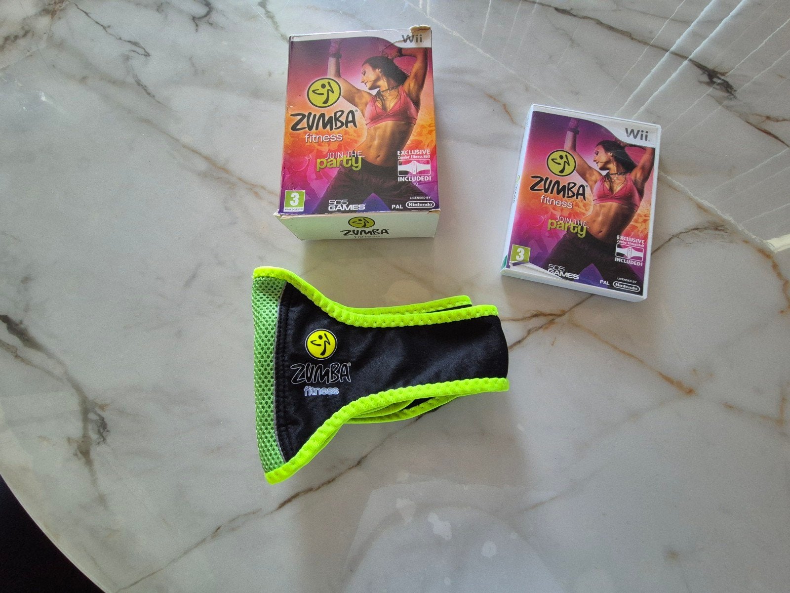 Wii Zumba fitness Join The Party + fitness belt (riem), Games en Spelcomputers, Games | Nintendo Wii, Ophalen of Verzenden, Gebruikt