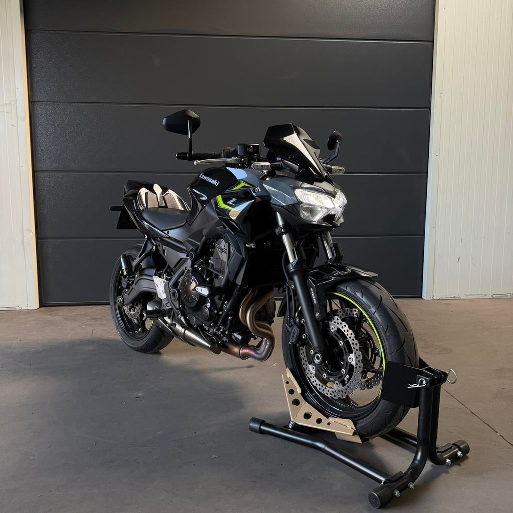 Kawasaki Z650 A2 /Slechts 1870km / 2024/ Dealergarantie 2028, Motoren, Motoren | Kawasaki, Bedrijf, Naked bike, 12 t/m 35 kW, 2 cilinders