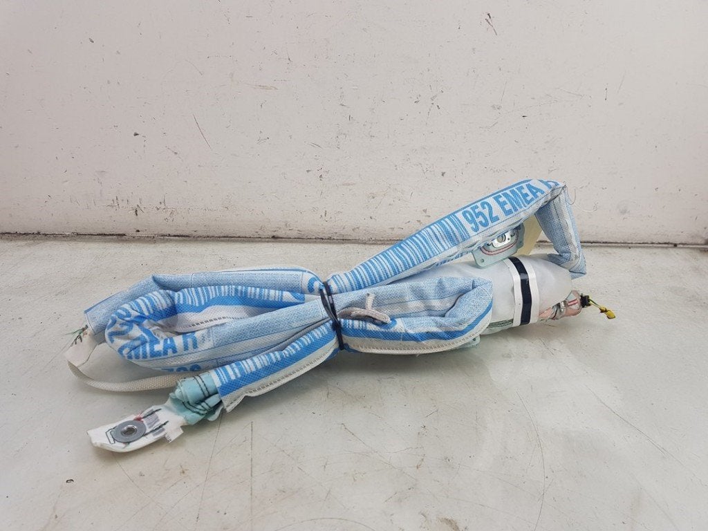 AIRBAG TOIT DROIT Giulia (952) (|505471420|50568093|), Postoffice@zf.com, Löwentaler Straße 20
88046  Friedrichshafen, DE, Utilisé