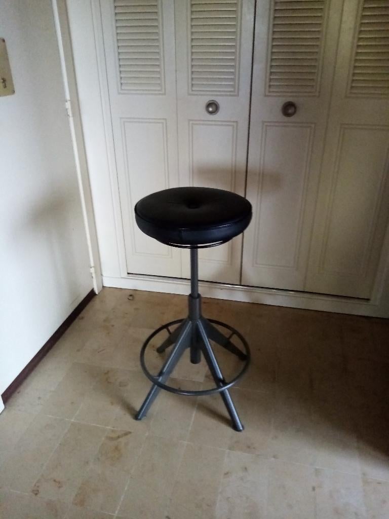 TABOURET REGLABE EN HAUT;, Ophalen, Leer, Zo goed als nieuw, 1 kruk