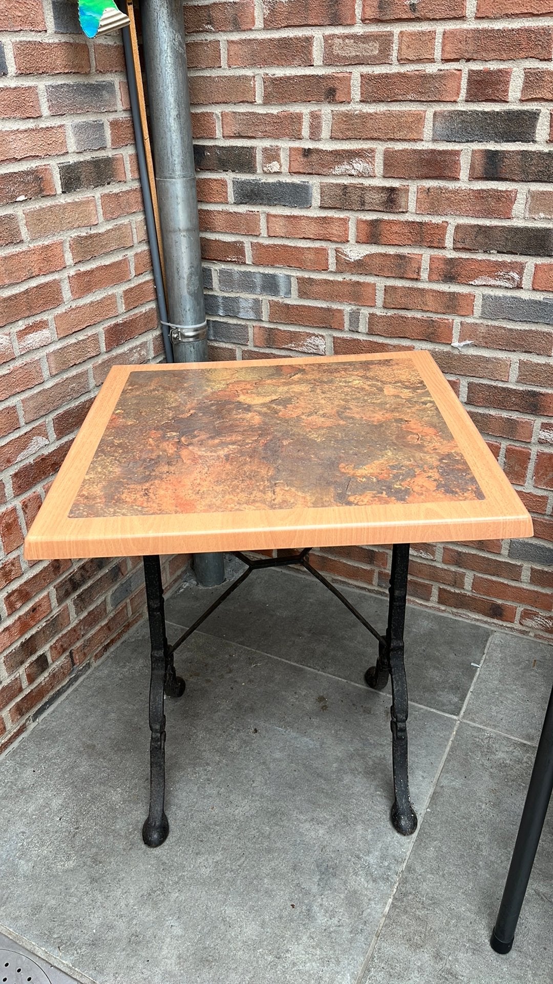Table de bistrot, Enlèvement, Comme neuf