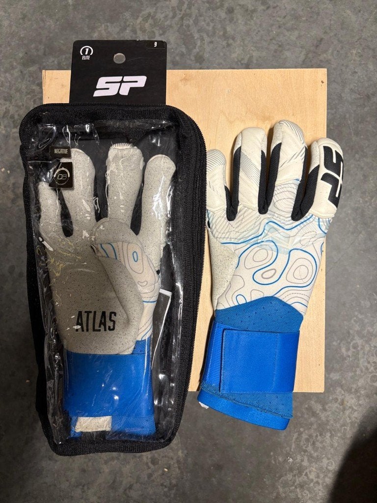 SP Atlas Keeperhandschoenen 9 (nieuw in tas), Sport en Fitness, Voetbal, Ophalen of Verzenden, Nieuw