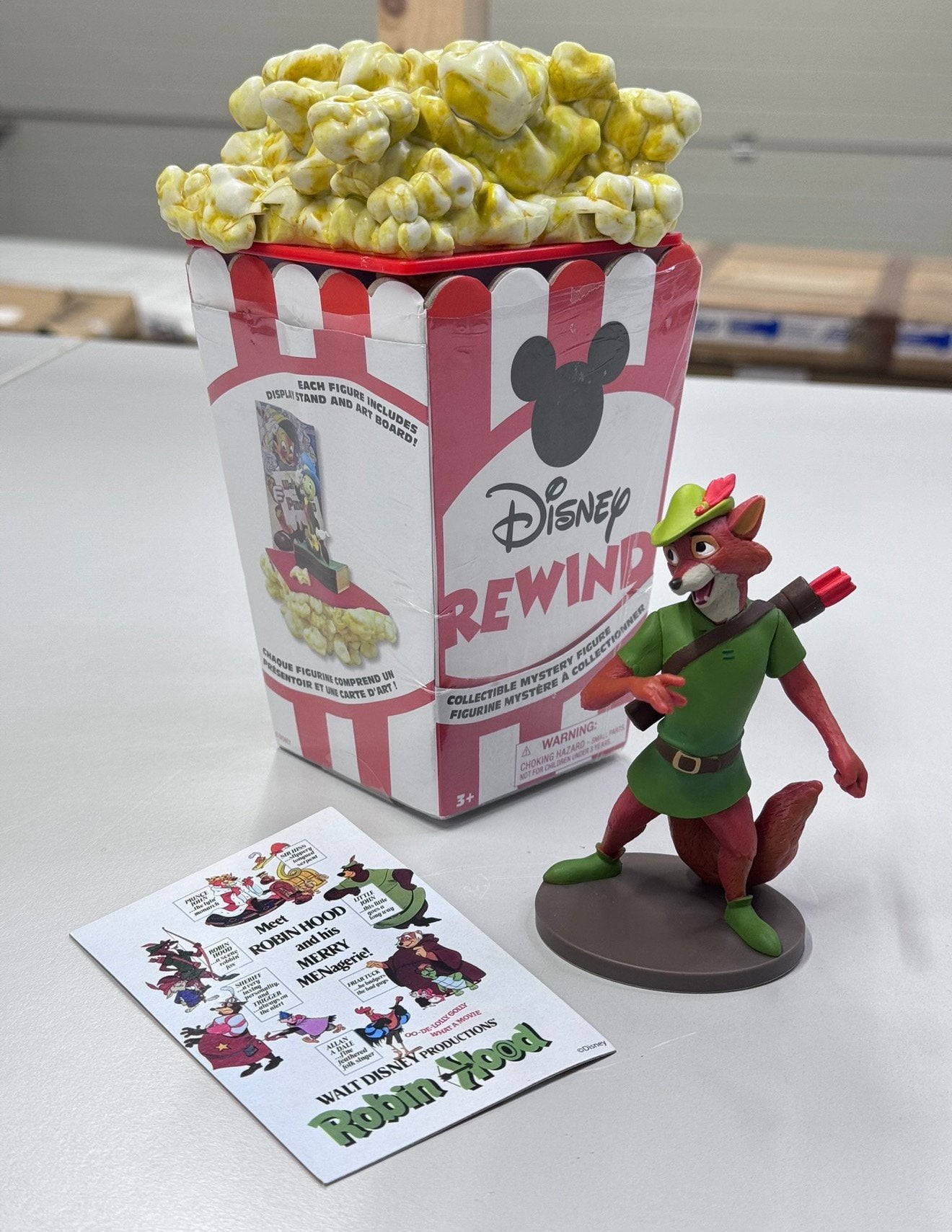 DISNEY Rewind Popcorn - ROBIN HOOD Figuur red series card, Ophalen of Verzenden, Nieuw, Beeldje of Figuurtje