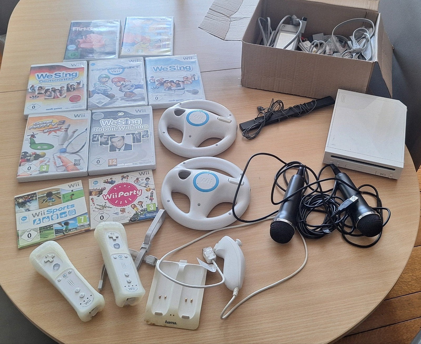 Nintendo Wii + accessoires + 9 spellen, Games en Spelcomputers, Ophalen of Verzenden, Gebruikt, Met 3 controllers of meer, Met games