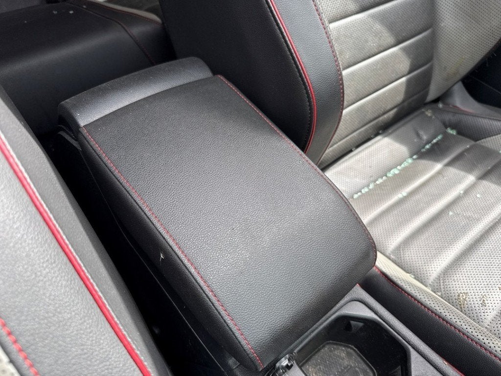 ACCOUDOIR CENTRAL Volkswagen Golf VIII (CD1), Volkswagen, Volkswagen AG, Utilisé, Kundenbetreuung@volkswagen.de