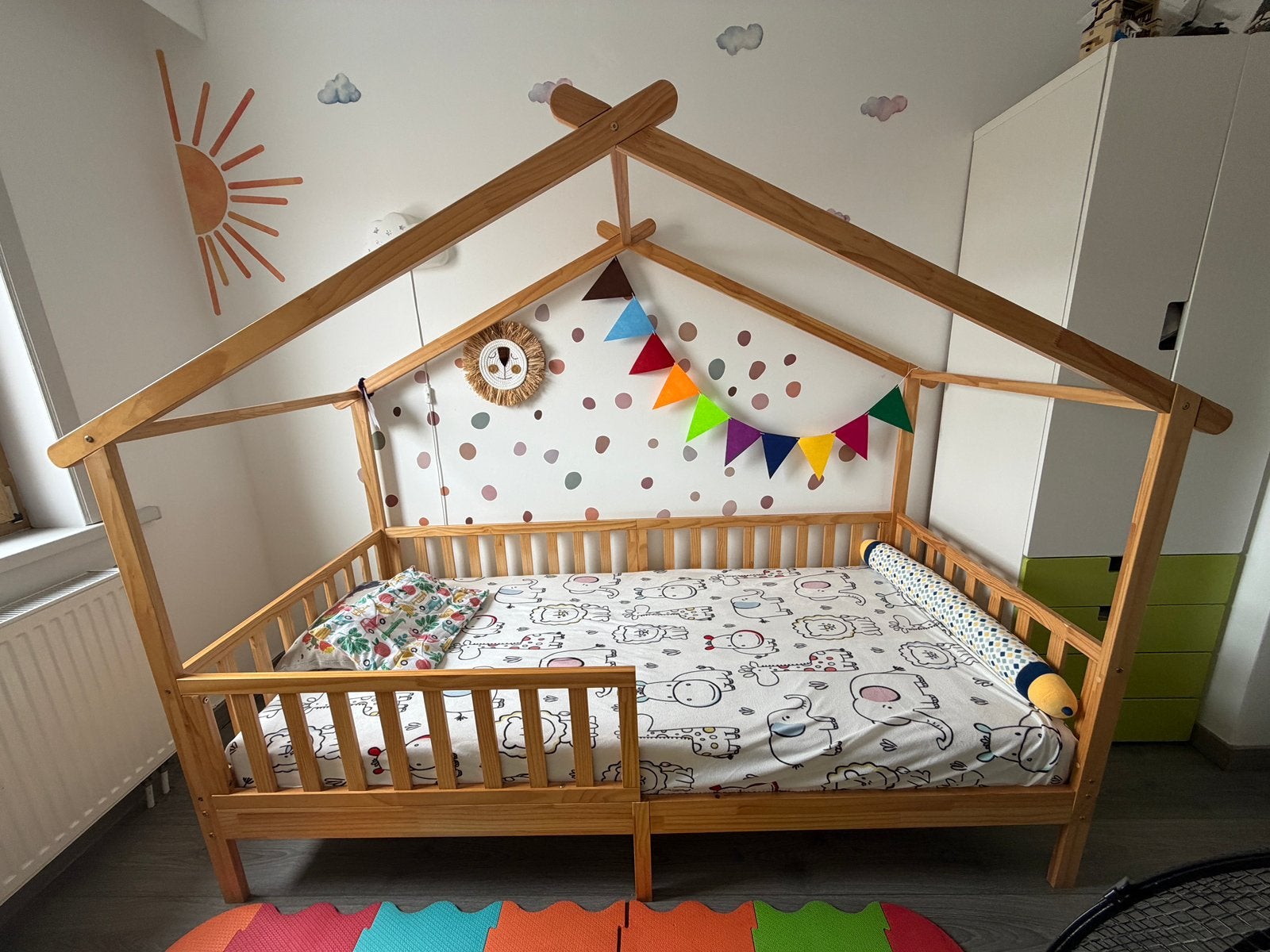 Bedhuisje 90x200, Ophalen, Zo goed als nieuw, Lattenbodem