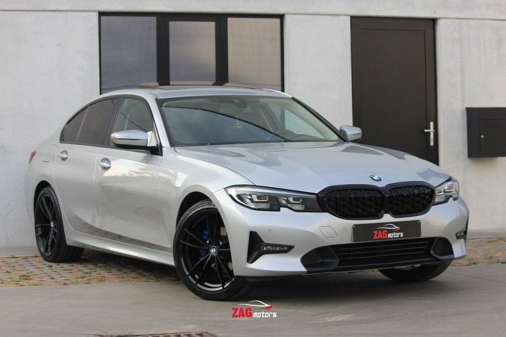 BMW 318i Sport Line |71.000km|Pano|CarPlay|19" M|LED, Auto's, BMW, 4 cilinders, Leder en Stof, 5 deurs, Lichtsensor
