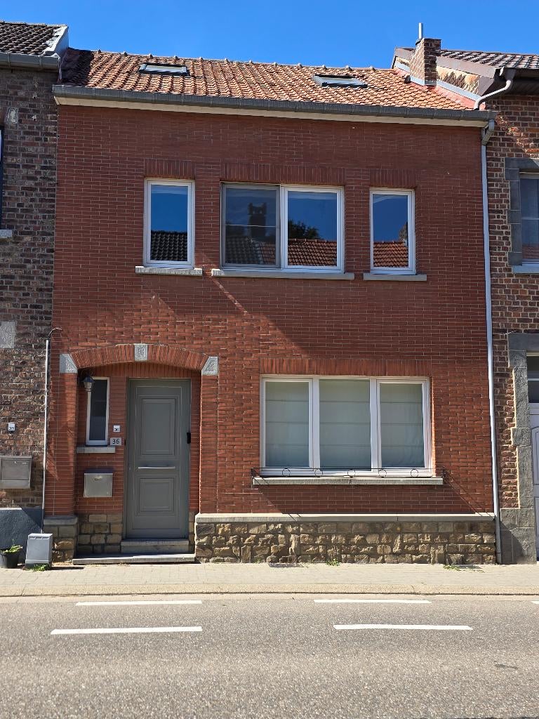 Ruim Gerenoveerde Woning, 200 tot 500 m², 205 kWh/m²/jaar, 3 kamers, Tussenwoning