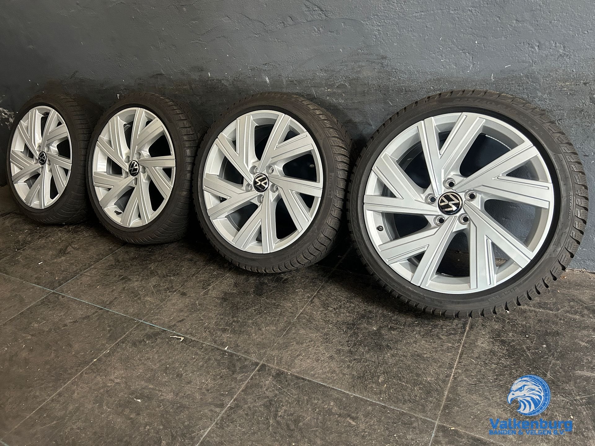 8mm! Originele VW Golf 8 GTI 5H Bergamo 18 inch velgen 5x112, Pneus et Jantes, Pneus hiver, Véhicule de tourisme, -