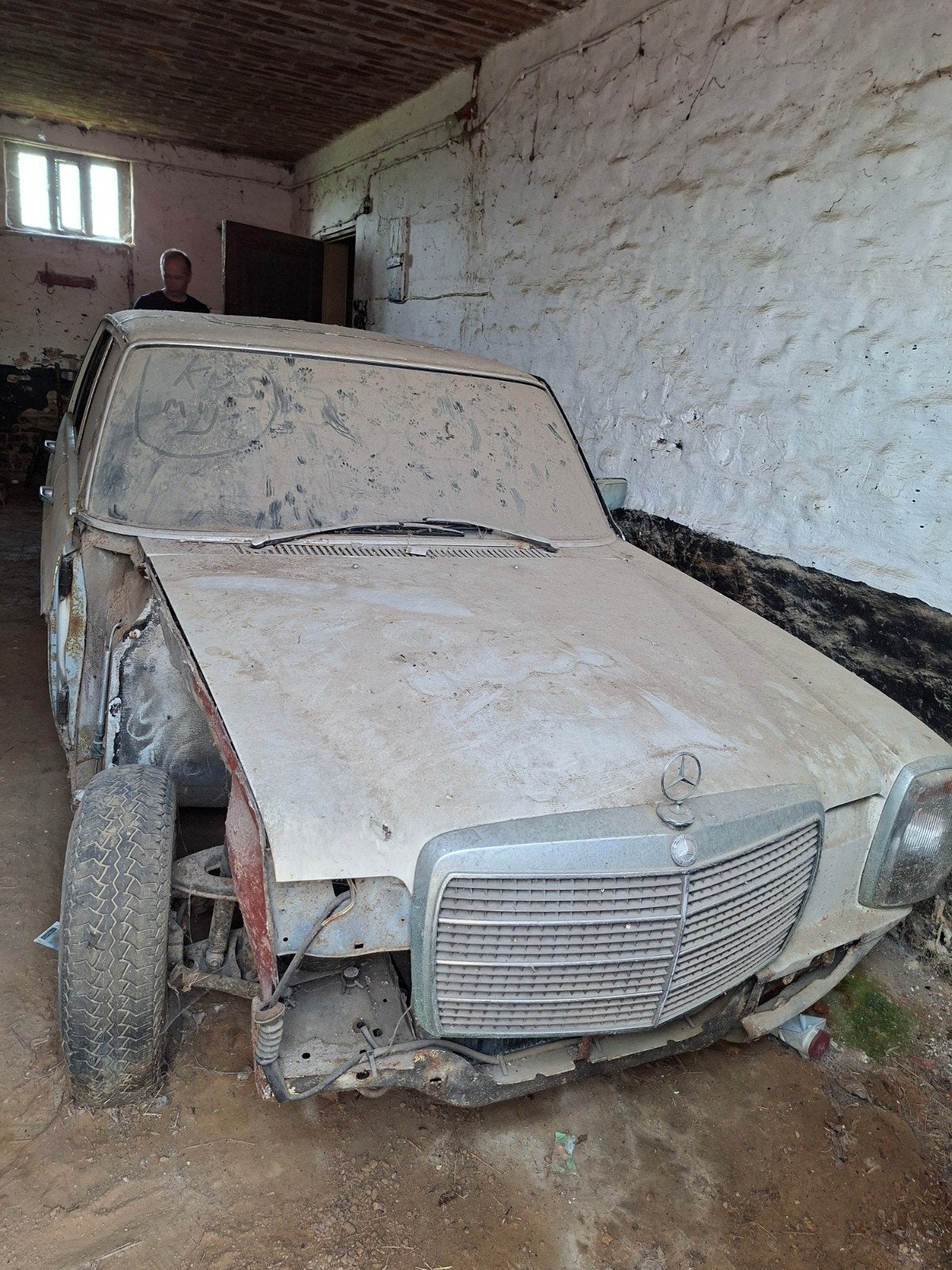 mercedes 220 diesel bar 8, Autos, Oldtimers & Ancêtres, Achat, 4 portes, Boîte manuelle, Noir