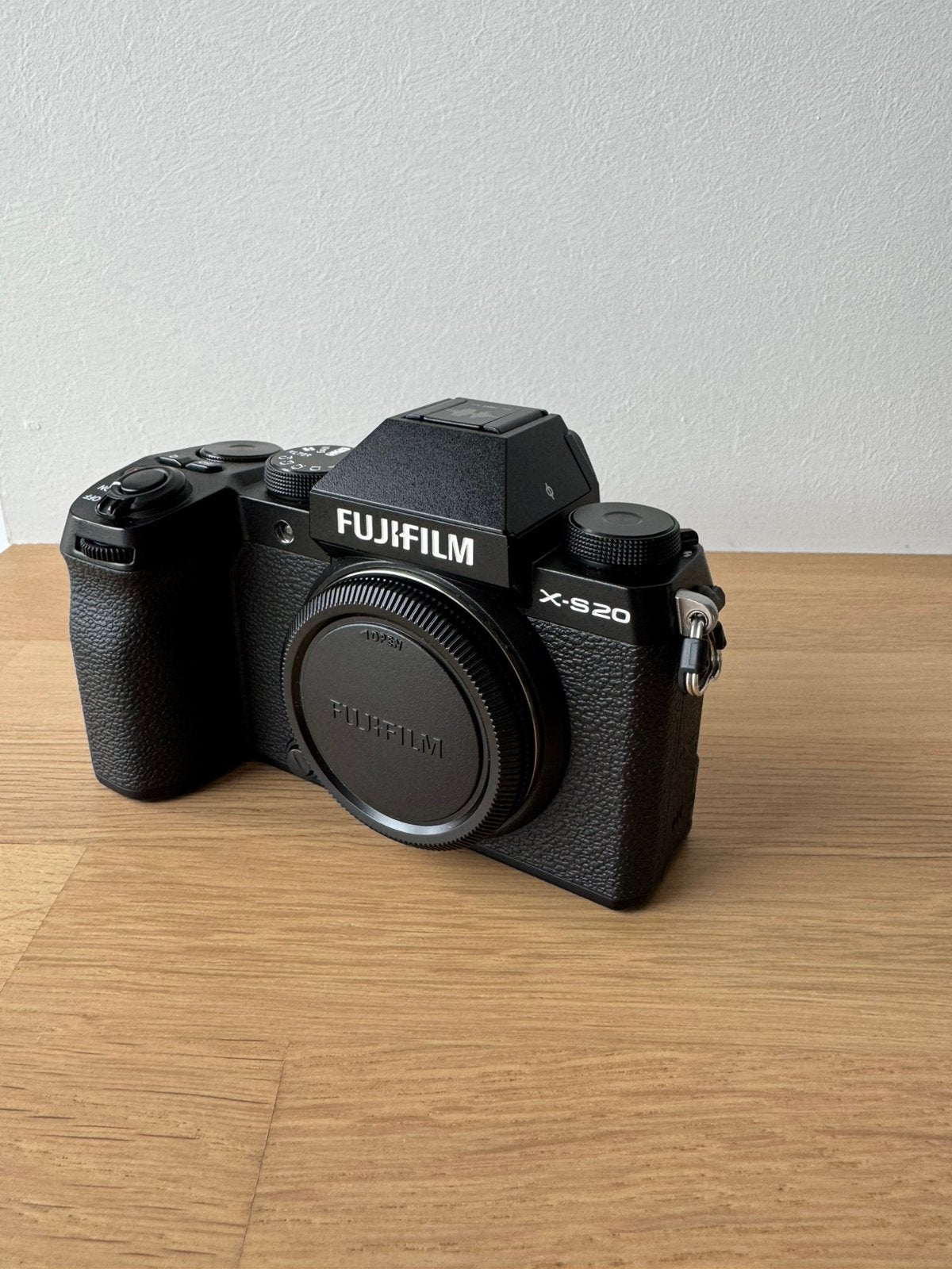 Fujifilm X-S20, Enlèvement ou Envoi, 26 mégapixels, Écran inclinable/pivotant, Comme neuf
