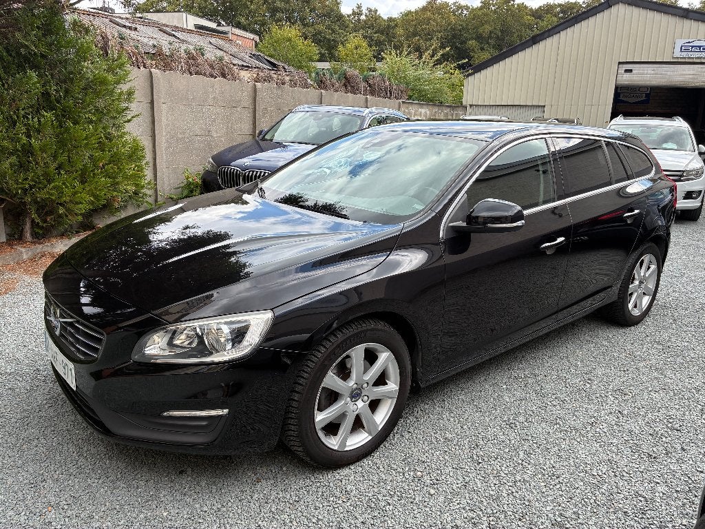 Volvo V60 2.0 D3 Eco Momentum Geartronic, Auto's, 1969 cc, Leder en Stof, Zwart, 5 deurs