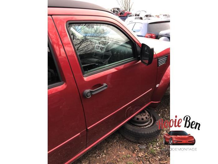 Portier 4Deurs rechts-voor van een Dodge Nitro (PRH), Gebruikt, -, Deur, -