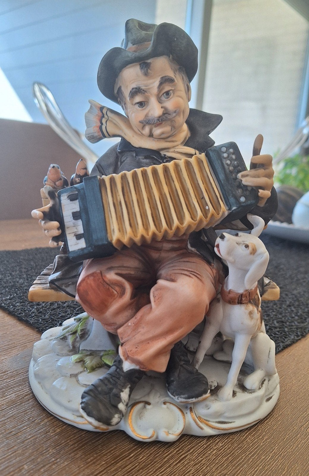 Ancienne posture en biscuit d'un accordéoniste SMS FR), Enlèvement, Comme neuf