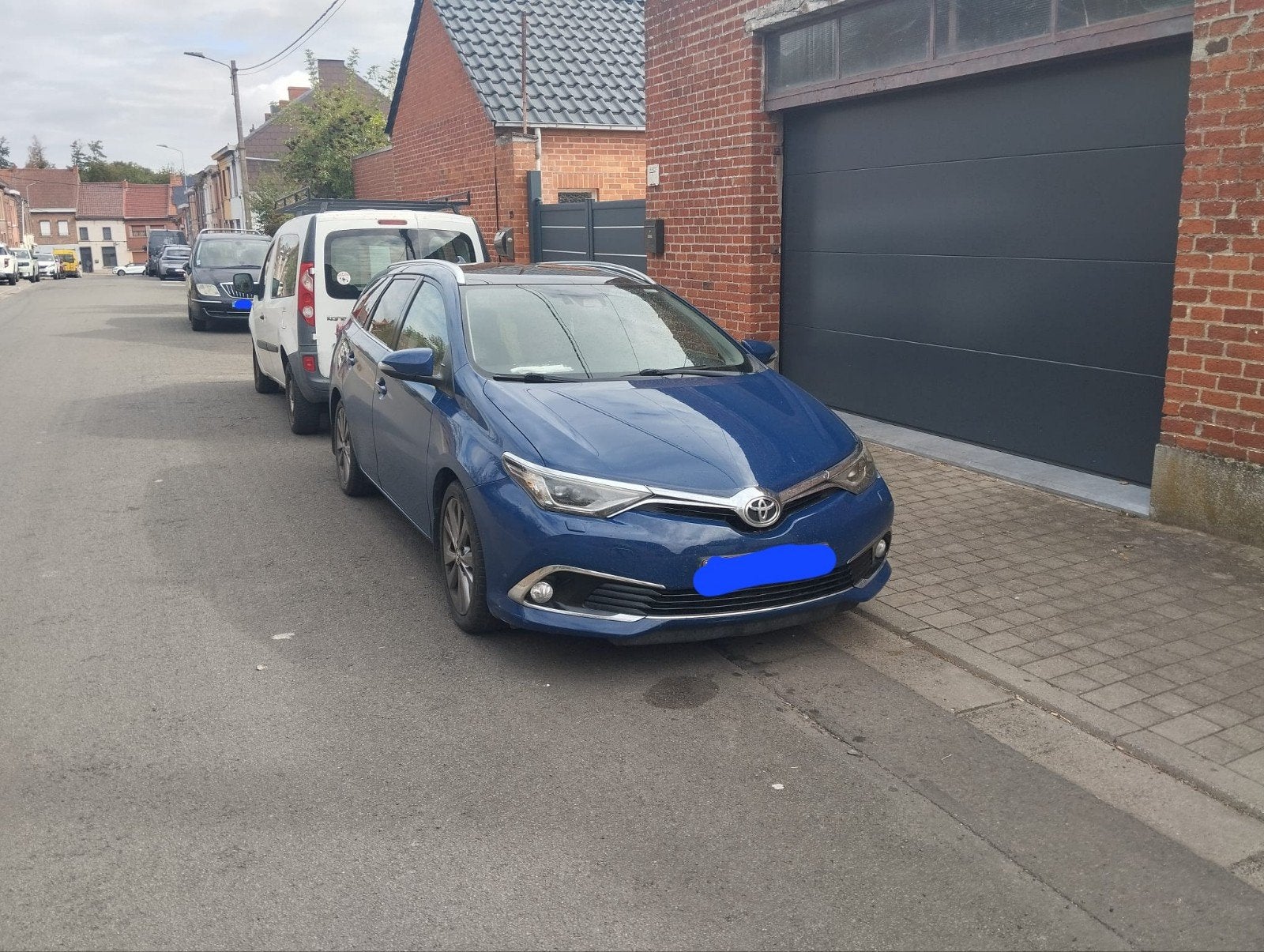 toyota auris touring sports 1.6 D-4D, Autos, Toyota, Commande vocale, Boîte manuelle, Entretenue par le concessionnaire, Noir