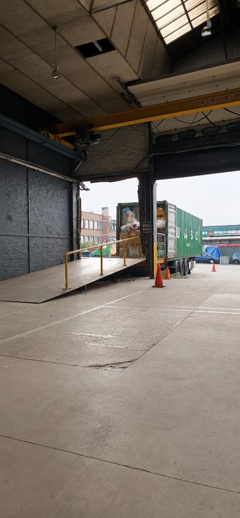 LOCATION DE BOX & BUREAUX – GILLY, Immo, Garages en Parkeerplaatsen, Charleroi