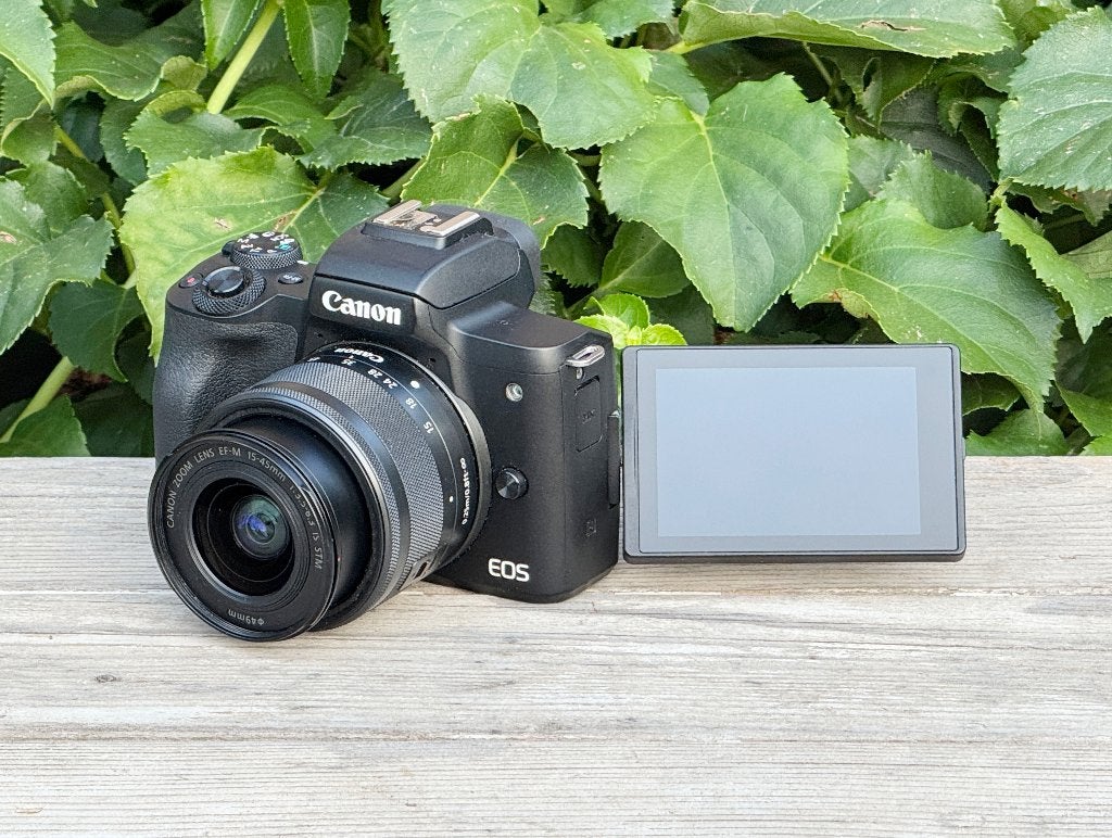 Canon M50 + EF-M (15-45 mm), Ophalen, Oplader, Canon