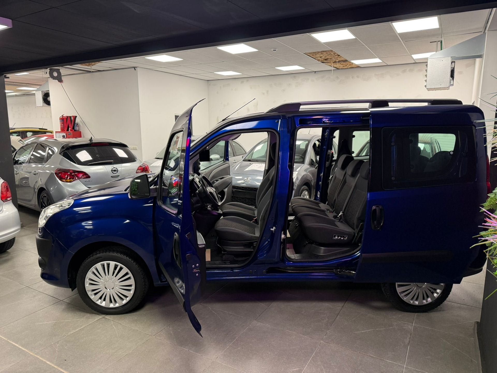 FIAT DOBLO 7 ZETELS 1.4 BENZINE 80.000 KM, Euro 5, Monovolume, Gebruikt, Elektrische ramen