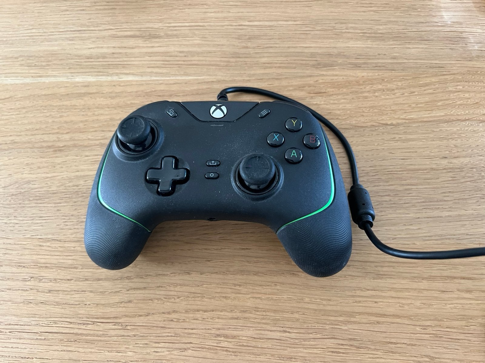 Razer Wolverine V2, Ophalen, Zo goed als nieuw