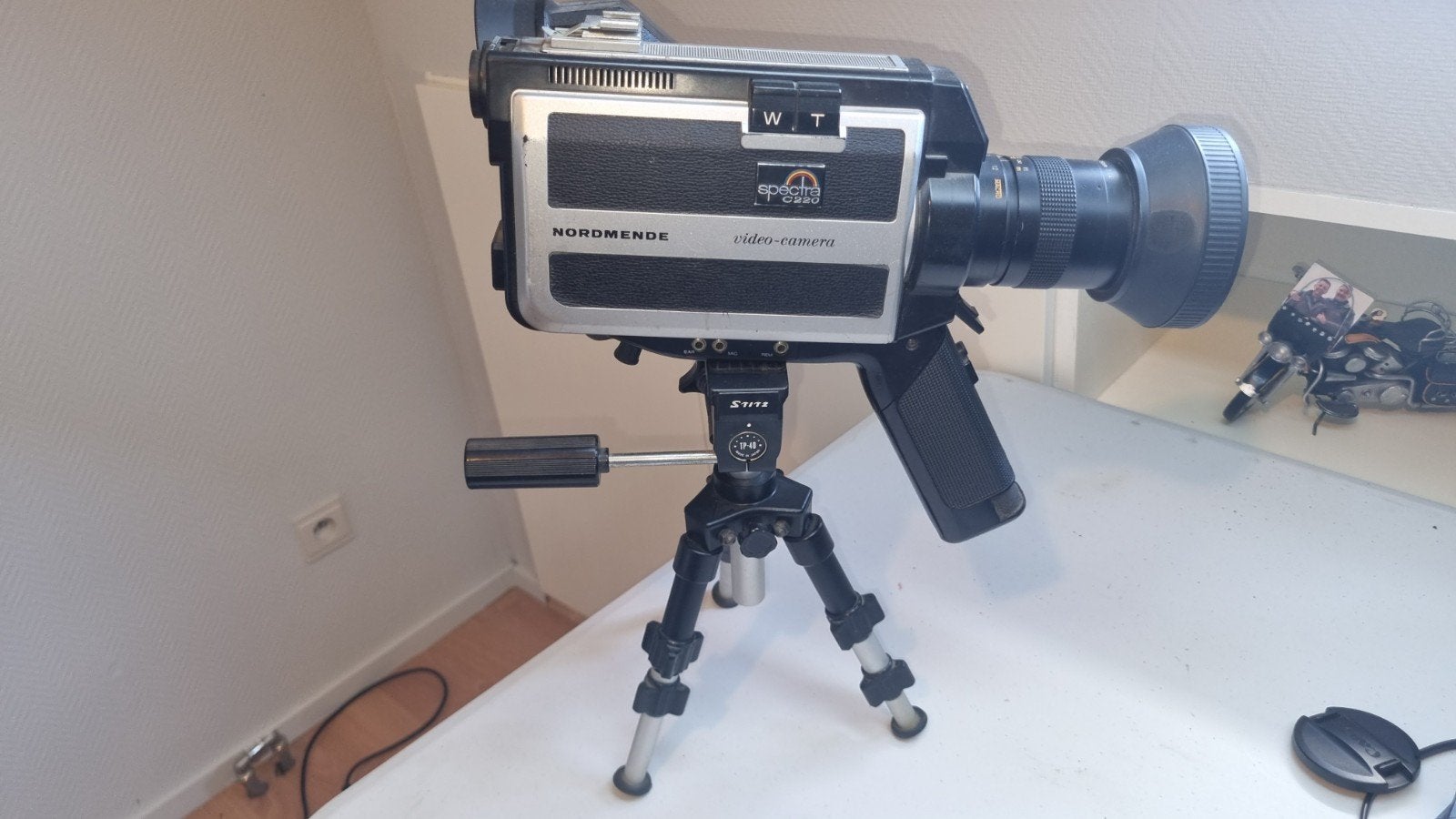 Vintage Nordmende Videocamera met Statief, TV, Hi-fi & Vidéo, Matériel d'optique | Télescopes, Avec trépied, Enlèvement