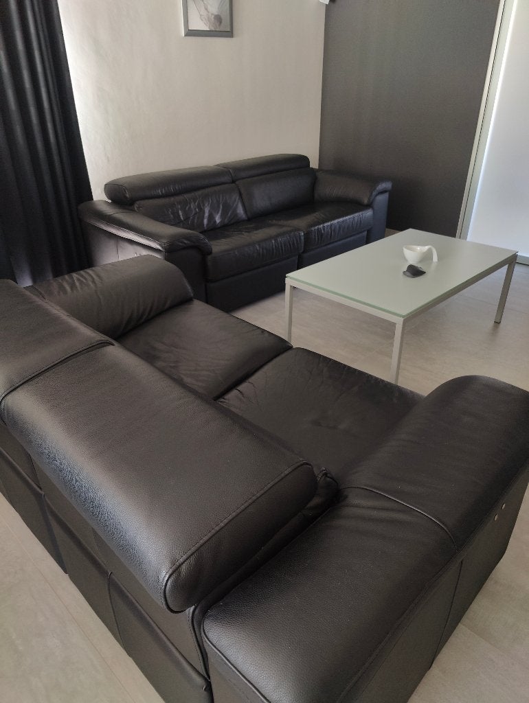 zwart lederen salon  2+3 zit volledig met relaxen, Maison & Meubles, Canapés | Salons, Quatre personnes ou plus, Banc droit, Enlèvement