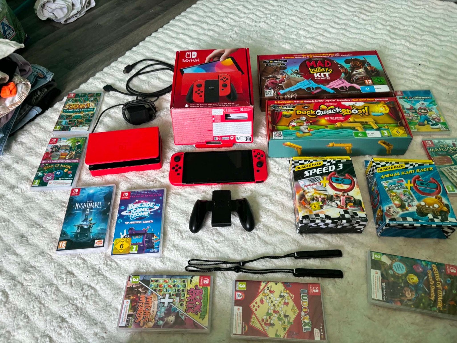 Nintendo Switch OLED Mario Red Edition + Veel Games & Access, Enlèvement ou Envoi