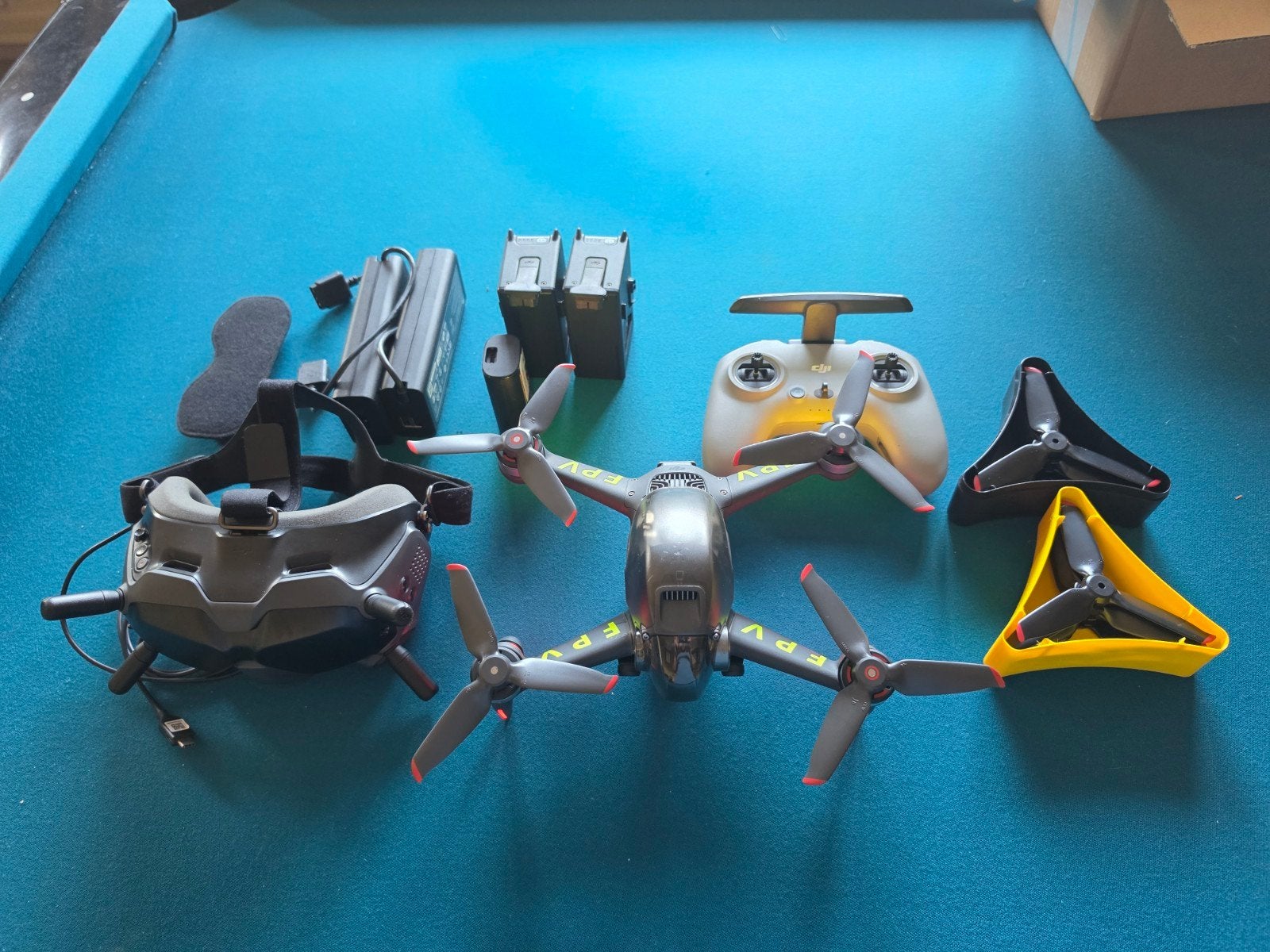 Drone DJI FPV comme neuf avec de nombreuses pièces supplémen, Enlèvement ou Envoi, Comme neuf