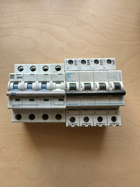 4‑polige 20A automaat met 10kA kortsluitvermogen, Ophalen of Verzenden, Nieuw