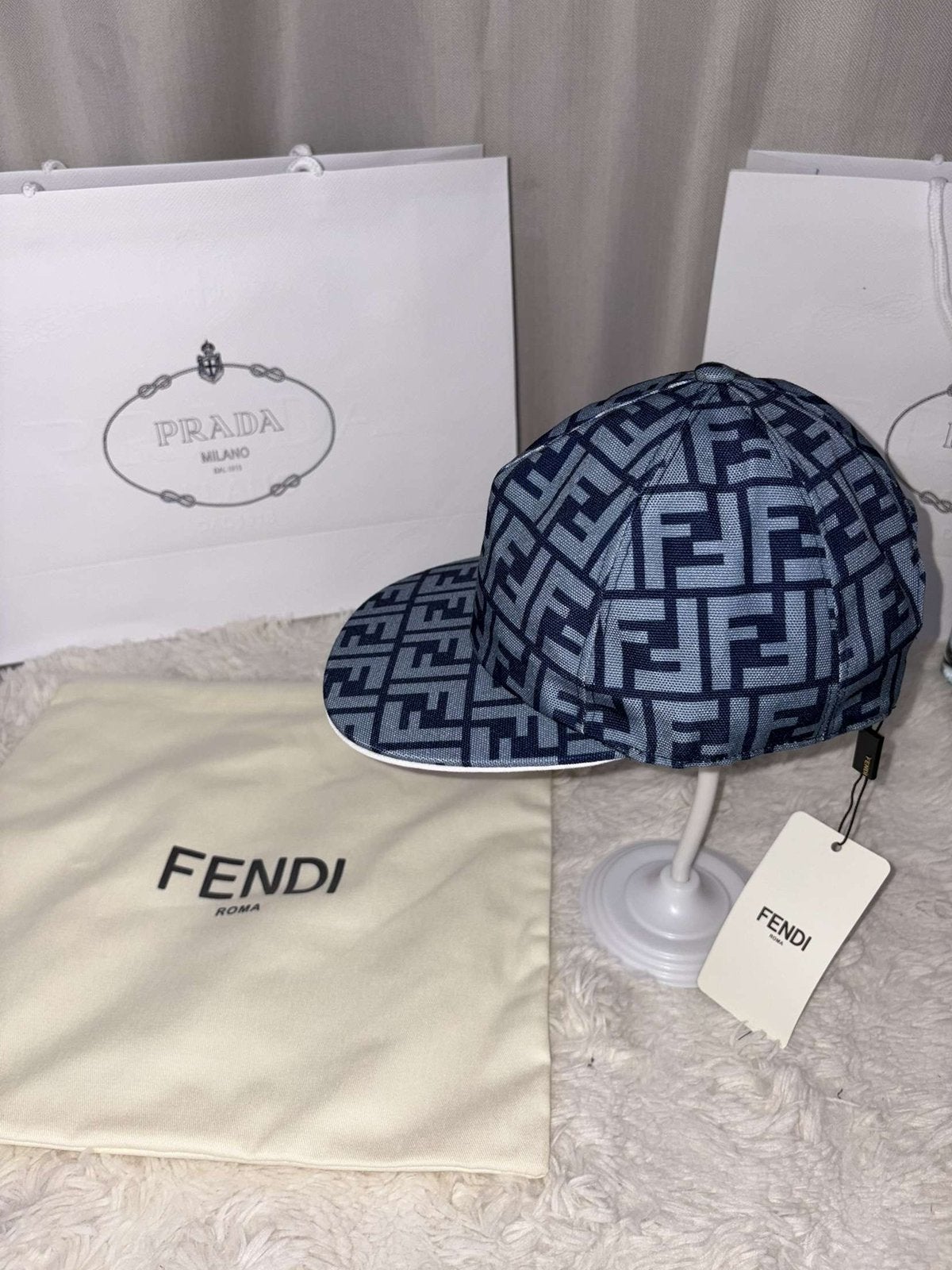 Casquette fendi bleu, Enlèvement ou Envoi, Comme neuf, Casquette