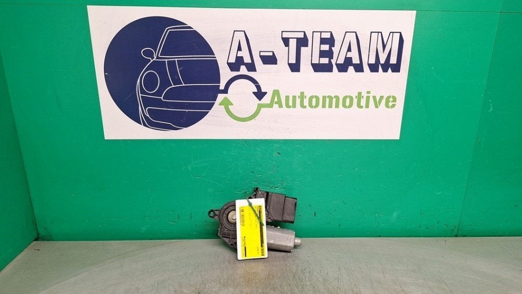 MOTEUR LEVE VITRE ELECTRIQUE Volkswagen Golf VI (5K1), Autos : Pièces & Accessoires, Robert Bosch AG, Volkswagen, Utilisé, Robert-Bosch-Allee 1
74232  Abstatt, DE