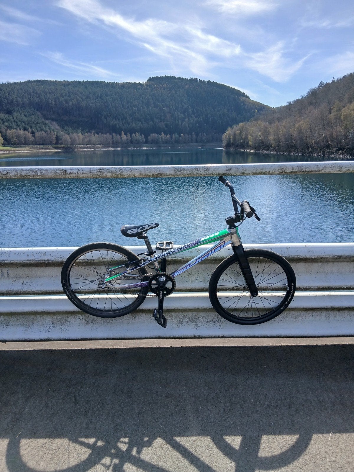 Bmx de la marque Sunn, Enlèvement, Frein sur jante, Repose-pieds