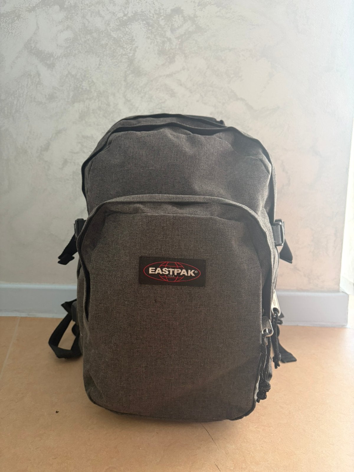 Eastpack rugzak, TV, Hi-fi & Vidéo, Photo | Sacs pour appareil, Enlèvement, Gris, Compartiment pour ordinateur portable, Sac à dos