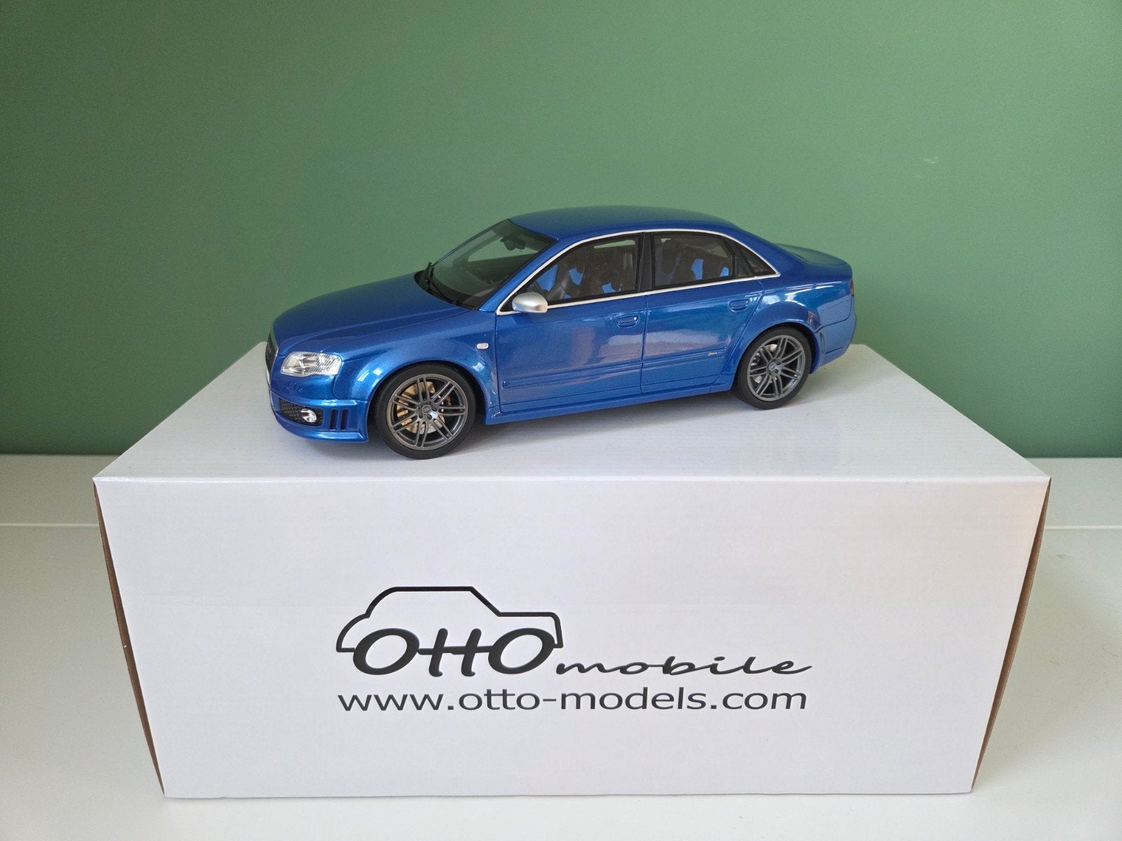 Otto Mobile Audi RS4 B7 Sedan Sprint Blue (OT1215) à vendre , Enlèvement ou Envoi, Neuf, Voiture, OttOMobile