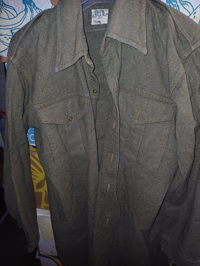 Militaria-shirt GB GEDATEERD 1952 TBE, Ophalen of Verzenden, Landmacht, Kleding of Schoenen