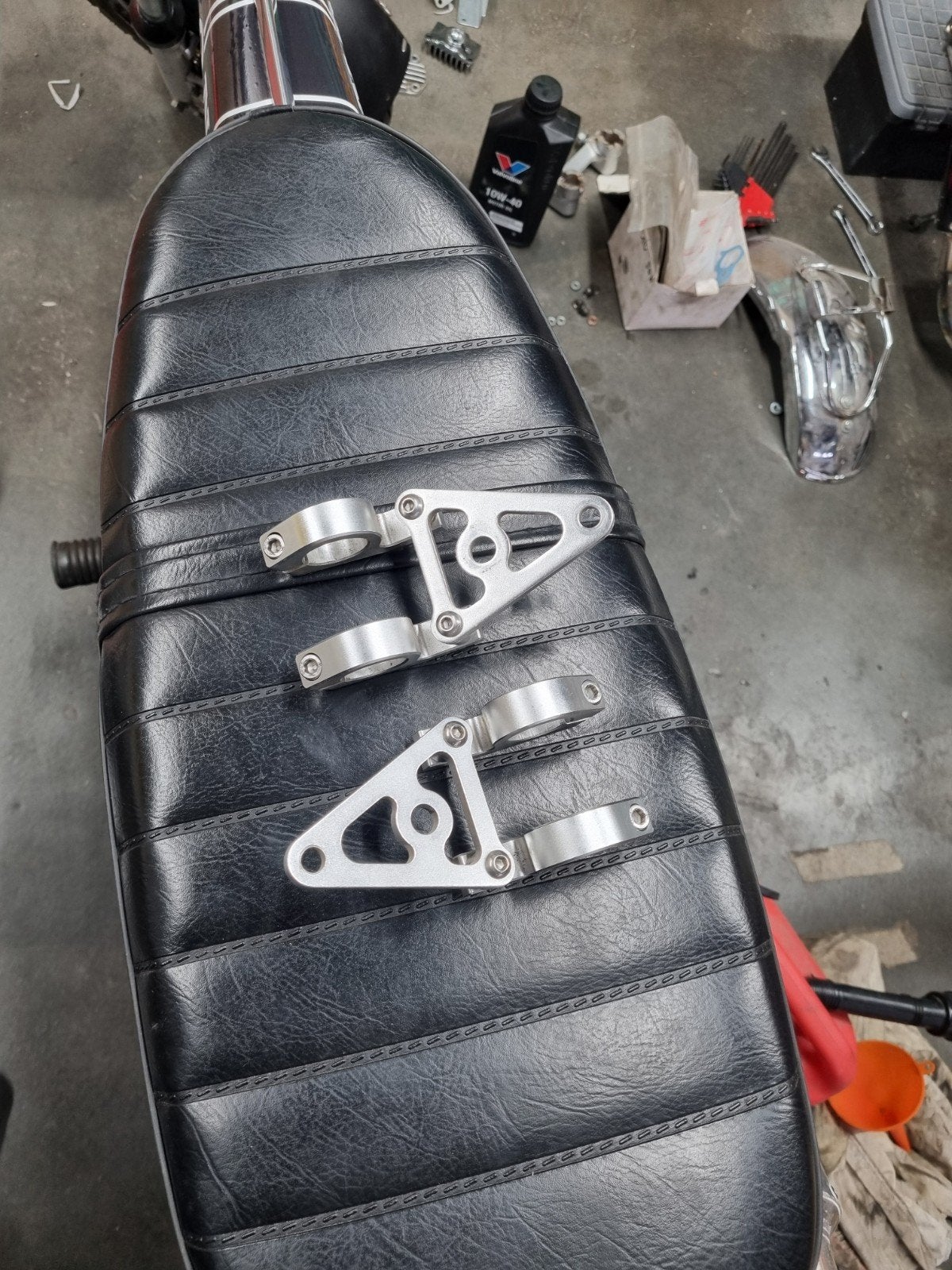 universele CNC aluminium koplampsteun set 26mm, Enlèvement ou Envoi, Neuf, Phare, Madmunk