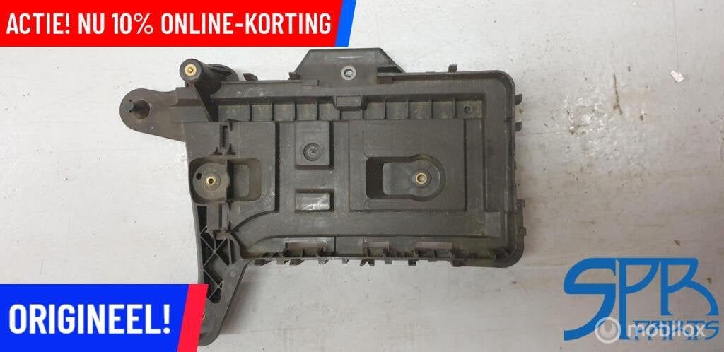 VW GOLF 5 6 AUDI A3 8P SEAT SKODA Accubak CONSOLE 1K0915333H, Gebruikt, Volkswagen, Ophalen of Verzenden, Volkswagen