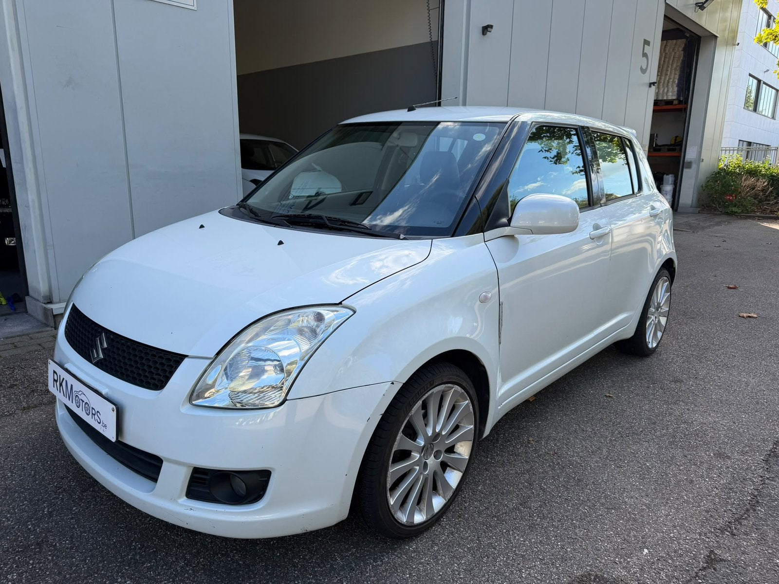 Suzuki Swift 1.3 Gasoline 2009 à vendre, Autos, Achat, Carnet d'entretien, Swift, Particulier