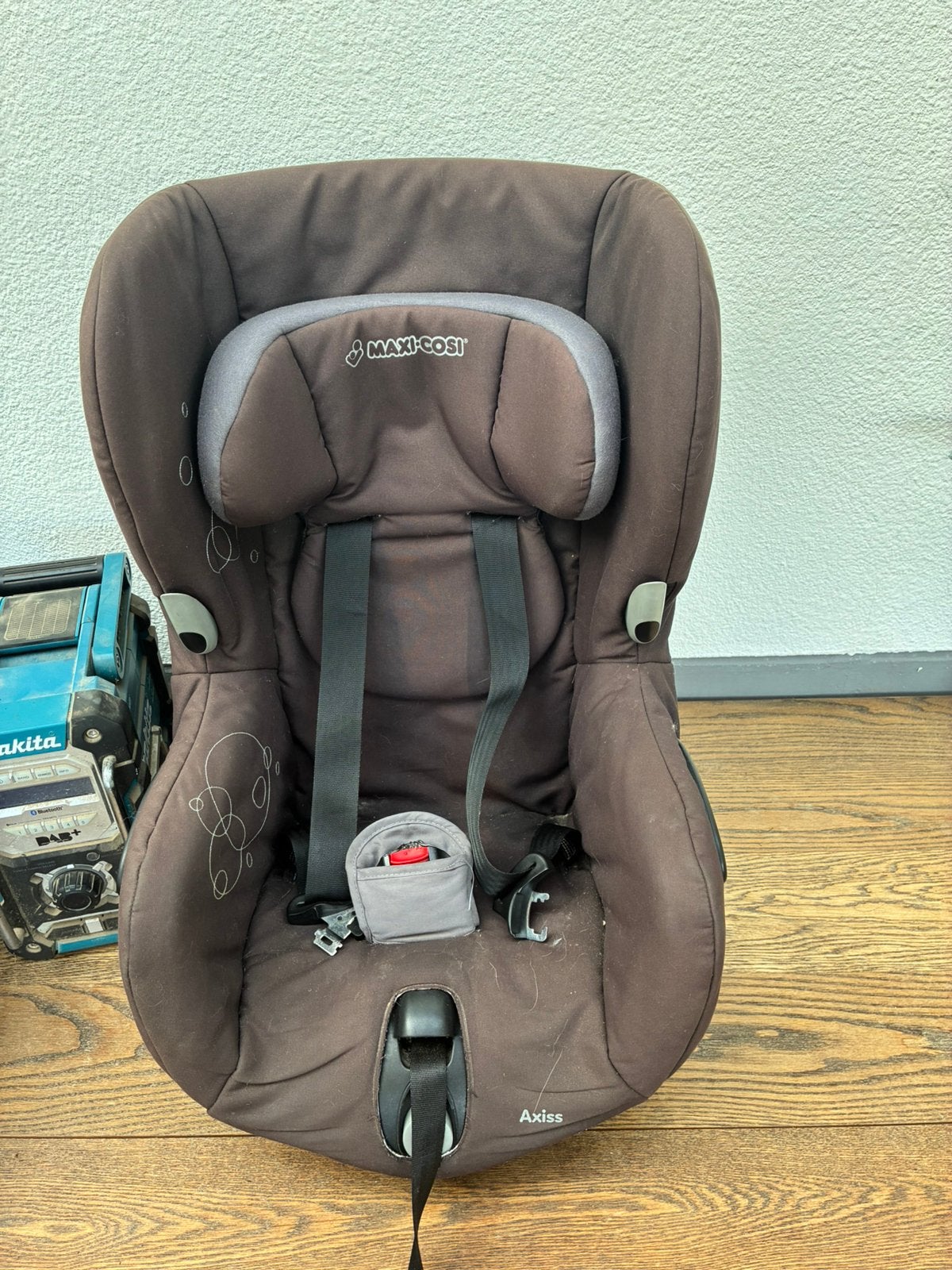 Autostoel met gordelsysteem, Ceinture de sécurité, Protection latérale, Enlèvement, Utilisé