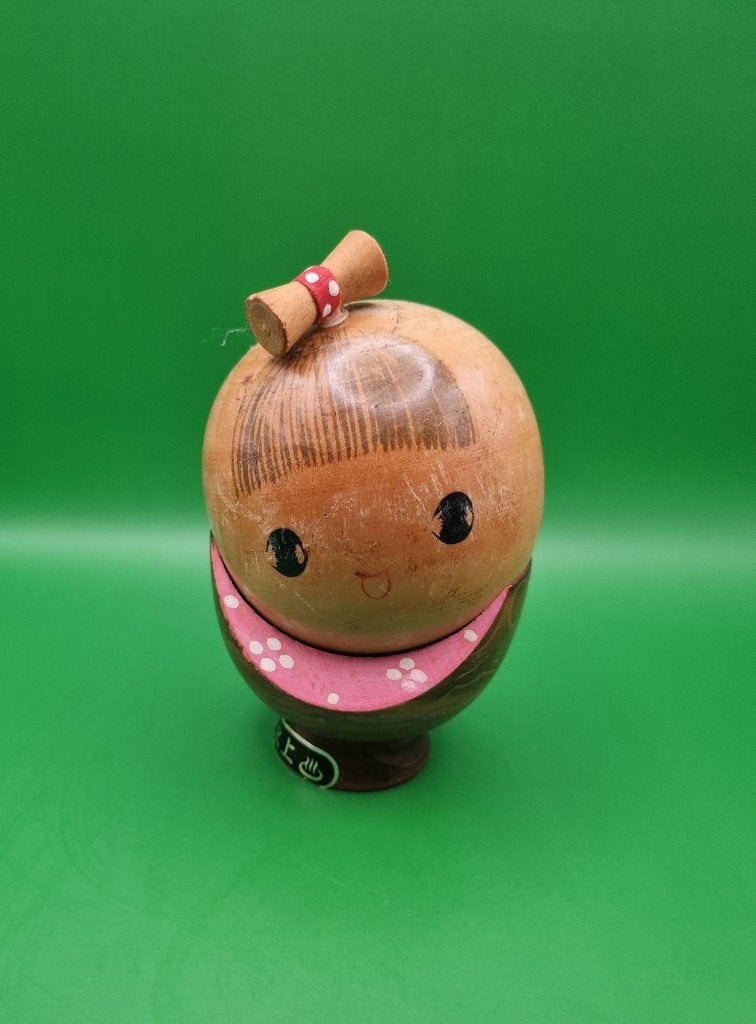 Le mignon Donguri Kokeshi de Sekiguchi Toa, Antiquités & Art, Enlèvement ou Envoi, Japon, Bois, Peint