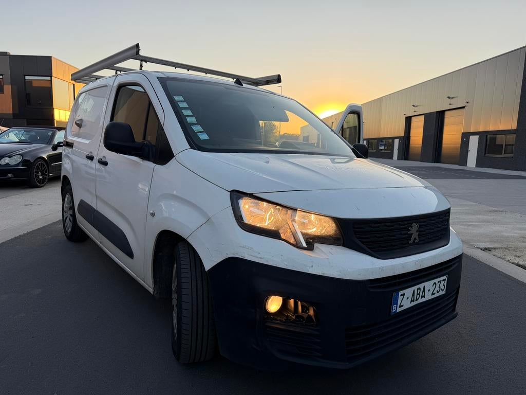 Peugeot partner 1.5 diesel 2019, Auto's, 4 cilinders, Wit, Bedrijf, Te koop