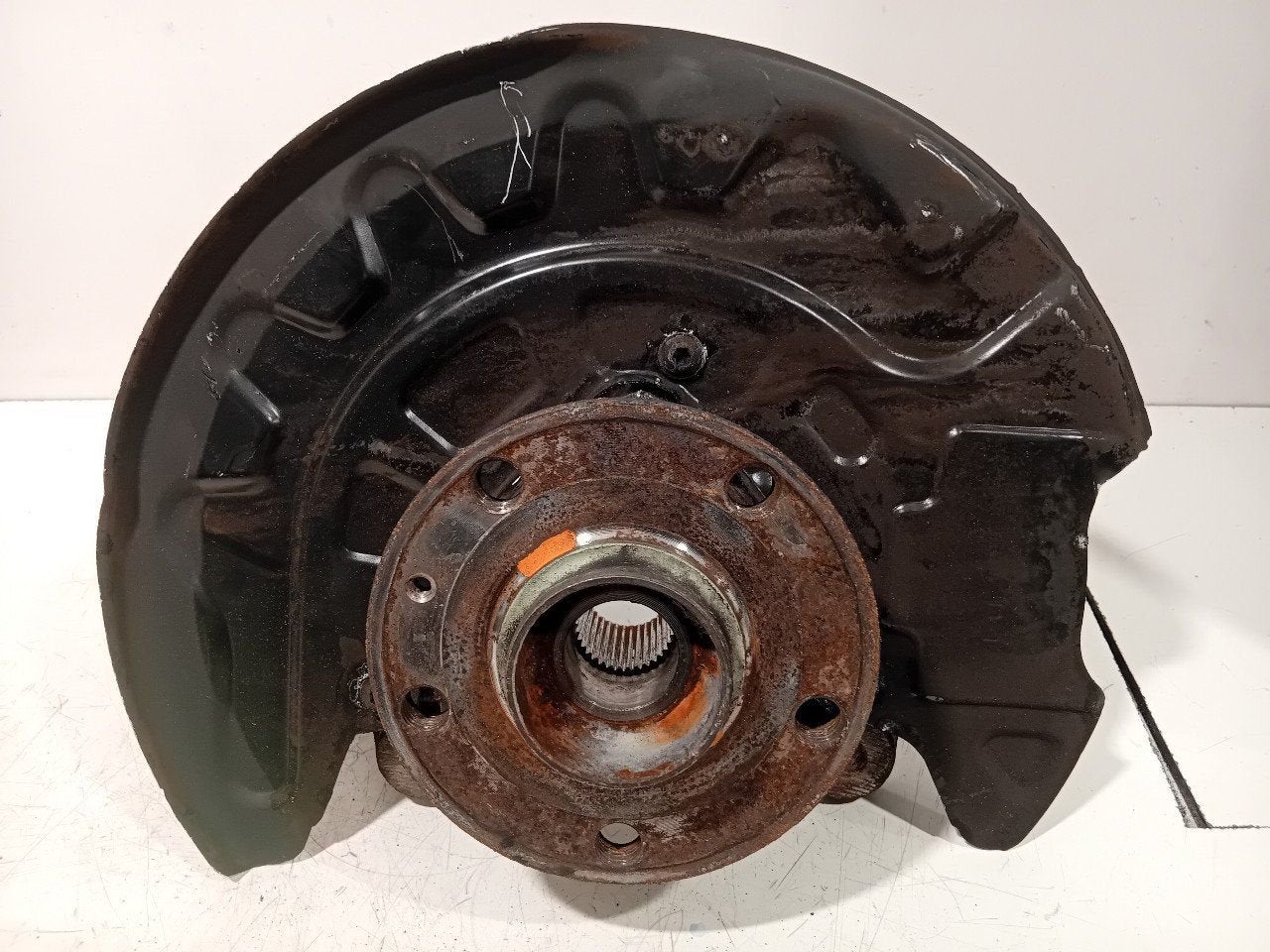 Wielnaaf links voor Volkswagen Golf, Onderdelen@venauto.nl, Van der Ven Autorecycling B.V., Ettenseweg 76, 4706 PB Roosendaal, The Netherlands