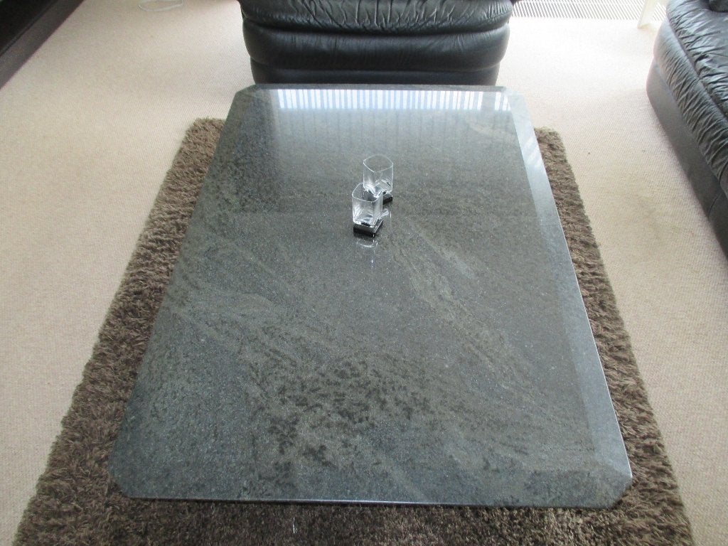 granieten salon en bijzettafel, Huis en Inrichting, Ophalen, Design, Zo goed als nieuw, 75 cm of meer
