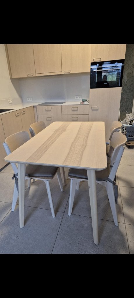 Houten tafel met 4 stoelen ., Huis en Inrichting, Ophalen, Gebruikt, Hout, Vier
