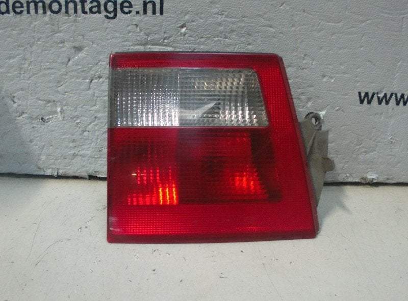 SUPPORT DE LAMPE FEU ARRIÈRE GAUCHE Saab 9-5 Estate (YS3E), Saab-de-info@saabgroup.com, Marienbergstraße  96
90411  Nürnberg, DE