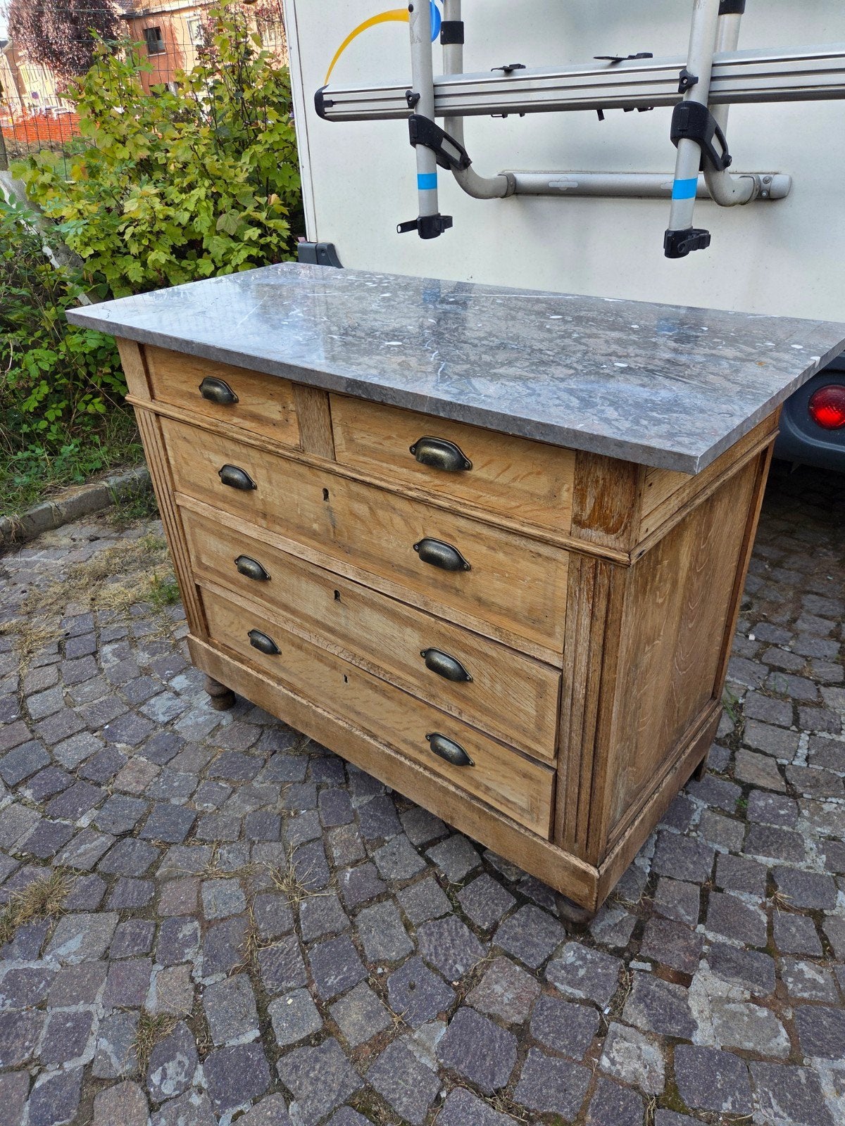 Superbe ancienne commode massive. Décapé et poncé., Enlèvement