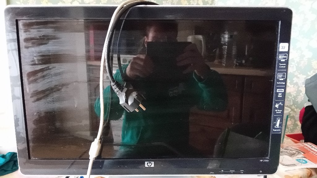 HP 2210i – 22 inch Full HD Monitor (met ingebouwde speakers), Computers en Software, Ophalen, Hp, 3 tot 5 ms, Overige typen